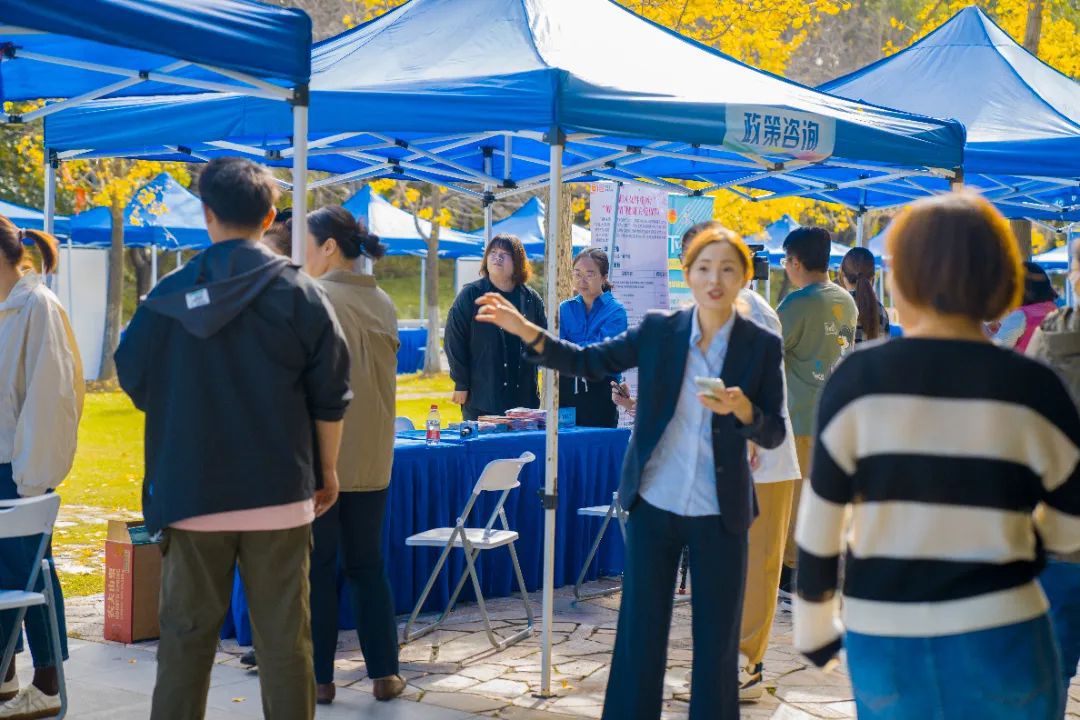 月薪最高4万元！青浦这场秋KAIYUN季招聘会有点东西(图3)