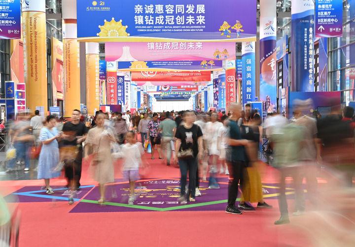 融入开放战略 共绘繁荣图景——西部开放型经济创新发展观察(图8)