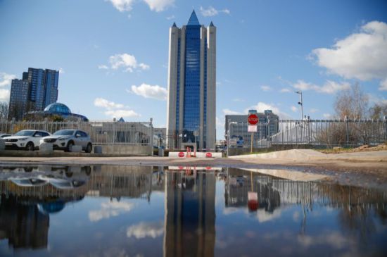列国鉴·俄罗斯|记者观察:制裁“排山倒海”俄罗斯经济何以“越挫越勇”(图2) 列国鉴·俄罗斯|记者观察:制裁“排山倒海”俄罗斯经济何以“越挫越勇”(图2)