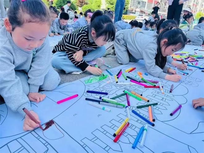 kaiyun开云官网免费 “六一”儿童节带孩子们领略川剧变脸、古彩戏法、活字印刷等传统文化的魅力!名额有限预报从速!(图2) kaiyun开云官网免费 “六一”儿童节带孩子们领略川剧变脸、古彩戏法、活字印刷等传统文化的魅力!名额有限预报从速!(图2)