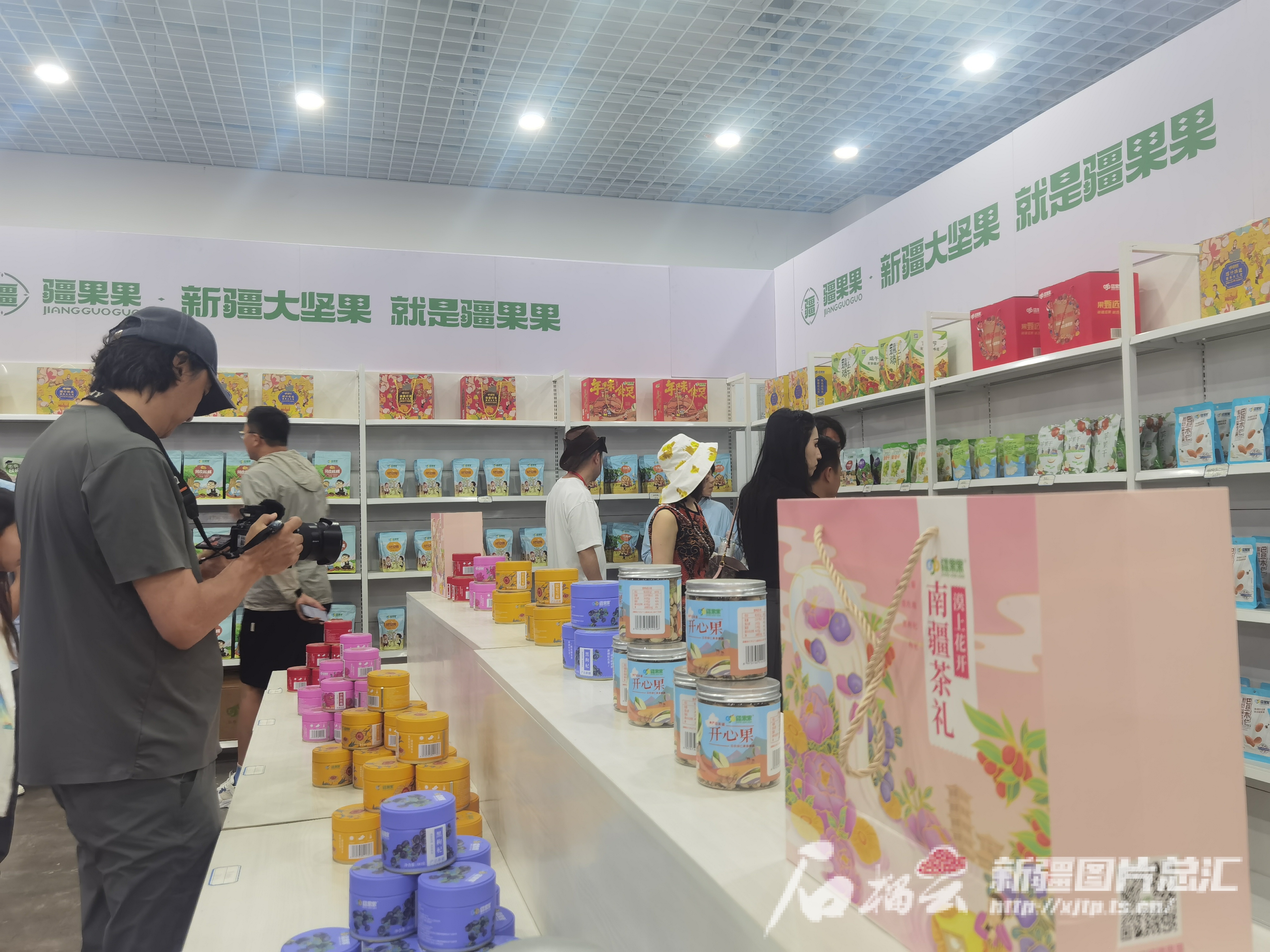 高质量发展中国行·新疆kaiyun开云网站篇丨新疆“口袋食品”的双向奔赴(图2) 高质量发展中国行·新疆kaiyun开云网站篇丨新疆“口袋食品”的双向奔赴(图2)